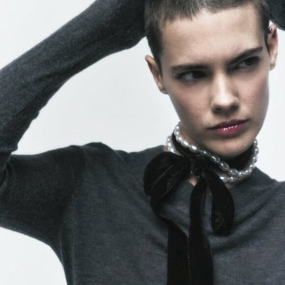 Zara Pearl Velvet Choker - Picture 1 of 10